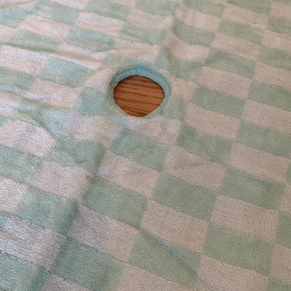 Business & Pleasure Co Luxury Holiday Beach Blanket Checkered Mint Green 68"x68" - Picture 5 of 9